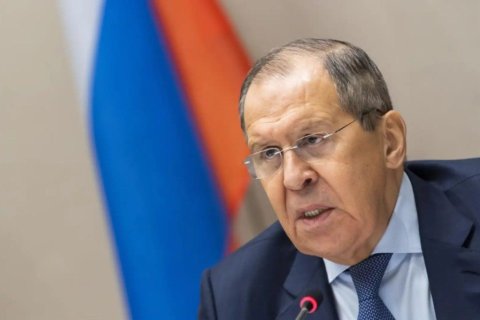 El canciller ruso denuncia presiones contra empresas de su país en Venezuela