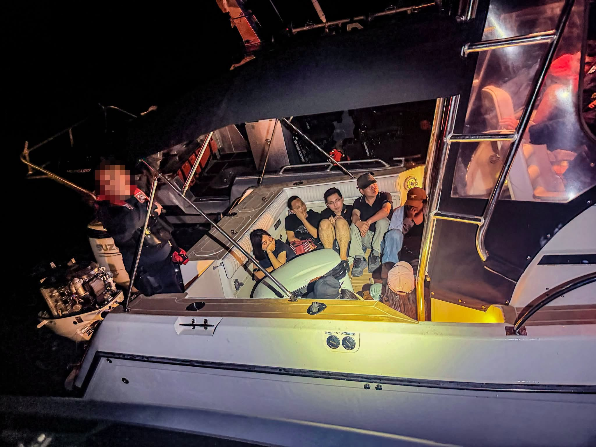 Tres coyotes, entre ellos un cubano, detenidos al trasladar hacia EE UU a 20 balseros