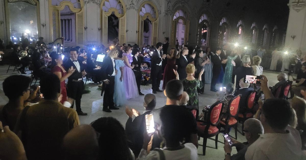 Apagones: Músicos del Gran Teatro de La Habana dan un concierto en la ...