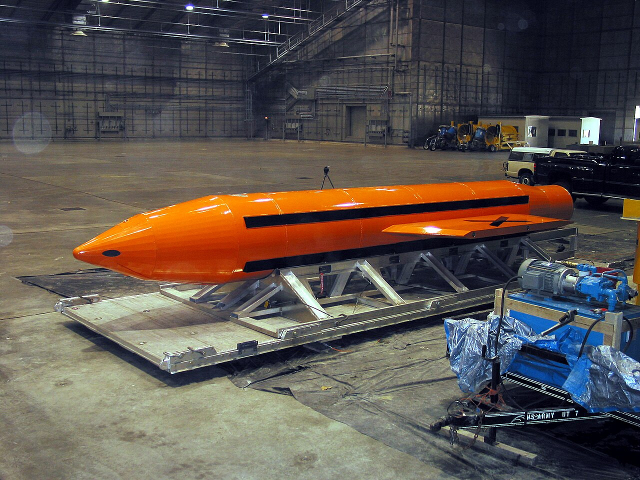 EE UU planea usar la "madre de todas las bombas" en un posible ataque a Irán