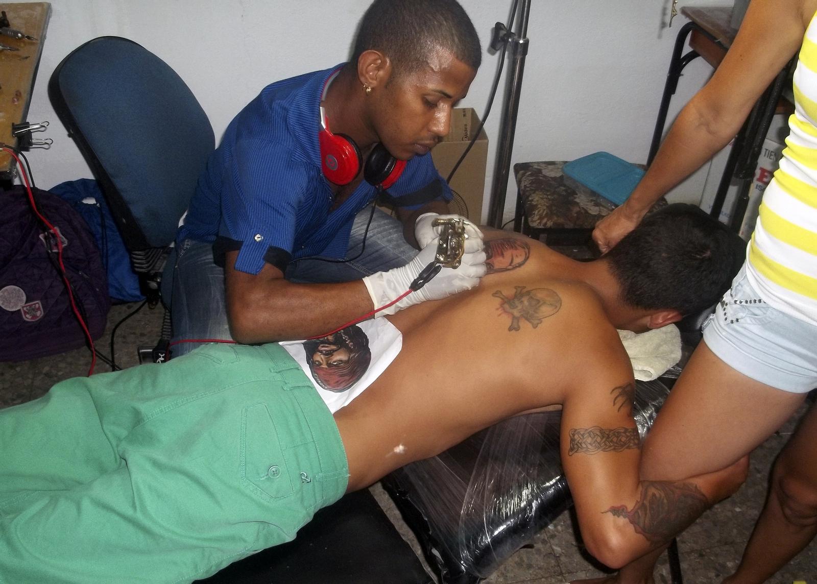 Convención de tatuajes en Ciego de Ávila, image size:1600x1144