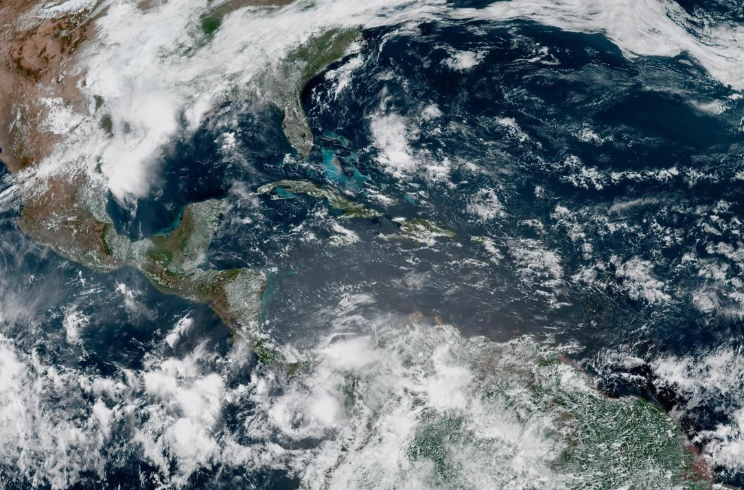 La probabilidad de que un huracán del Atlántico toque tierra baja a 24% en 2026
