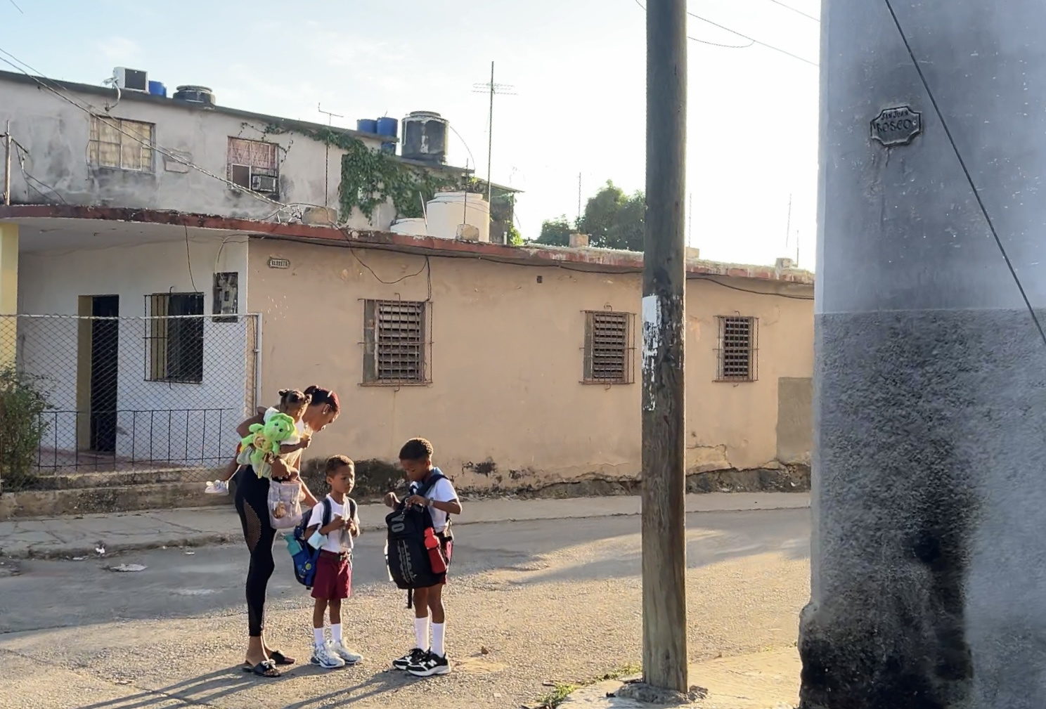 The mothers of Guanabacoa, on a war footing, resist taking their children to school