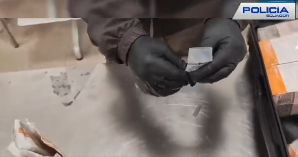 La Policía de Ecuador detiene a dos personas que trataban de transportar cocaína a Cuba