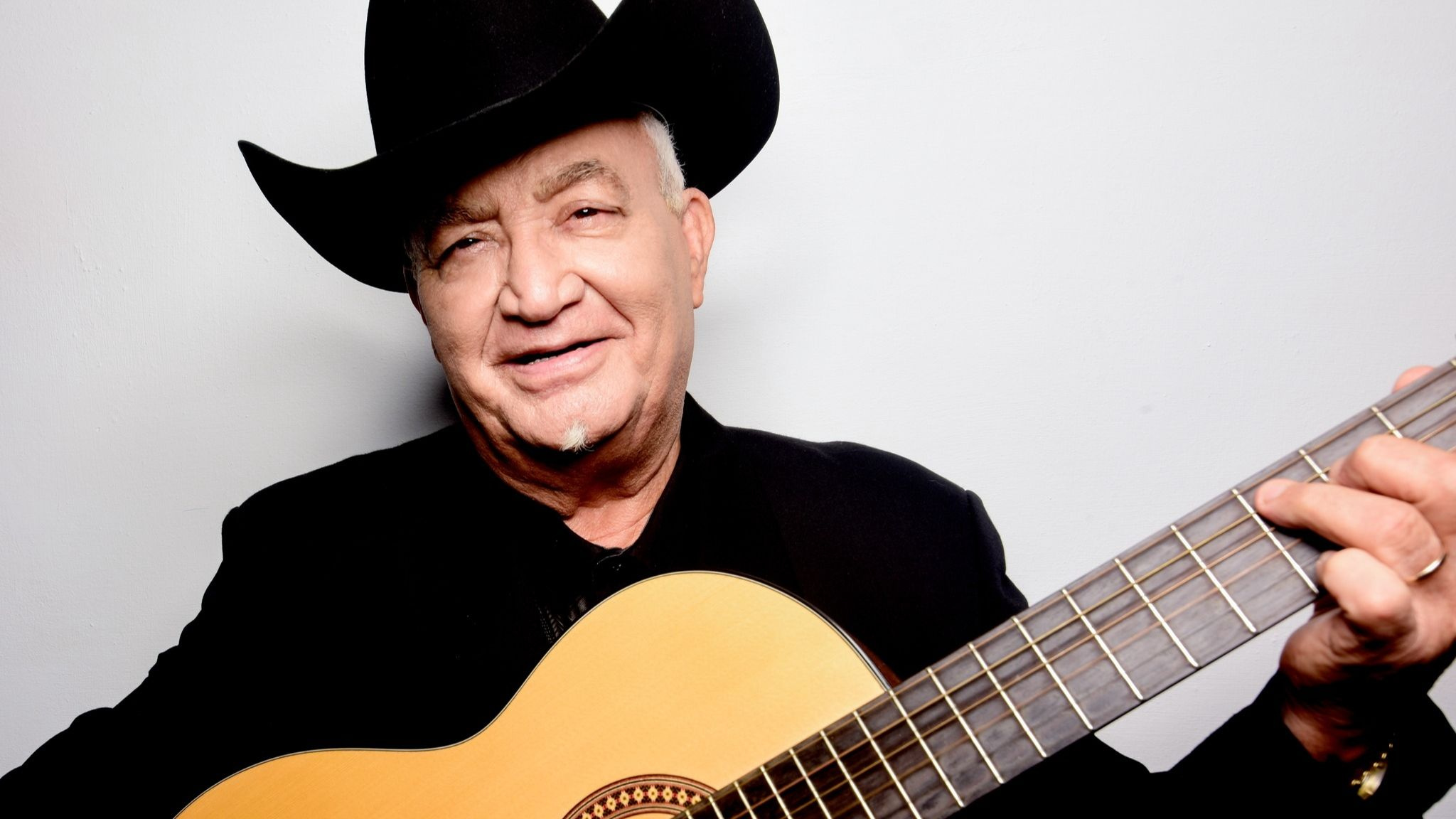 “Es el pueblo que está ahí, viviendo a las duras penas, el que tiene la última palabra”: entrevista con Eliades Ochoa