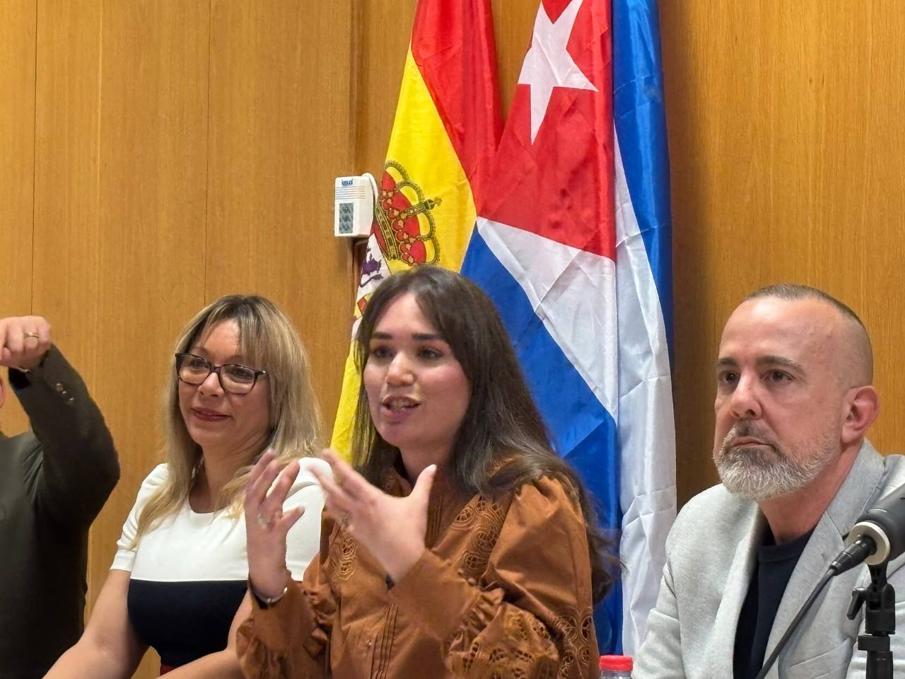 Amelia Calzadilla presenta en Madrid un partido liberal para “el día después” de Cuba