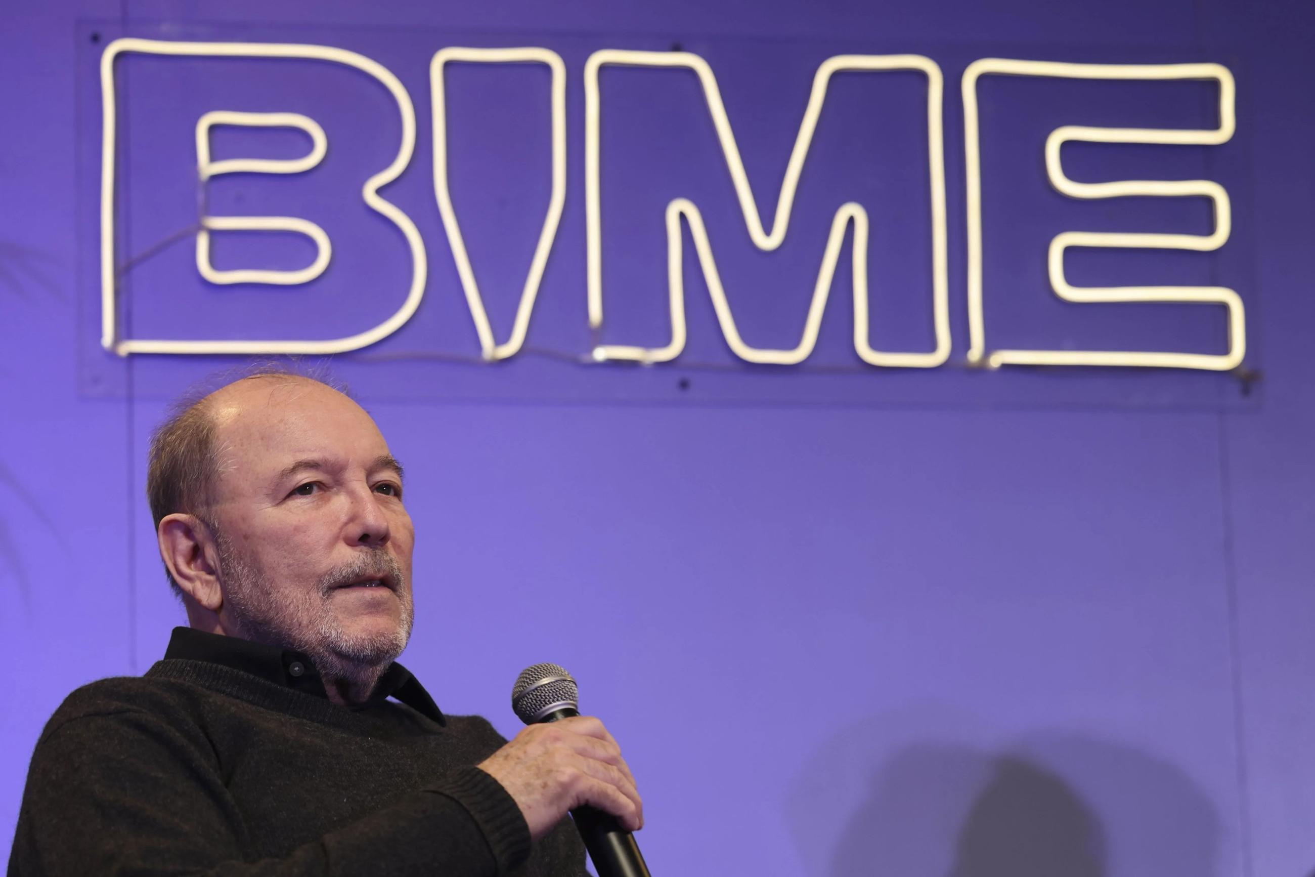 "Cualquiera que haya visto el sufrimiento en Cuba está feliz" de un cambio, dice Rubén Blades