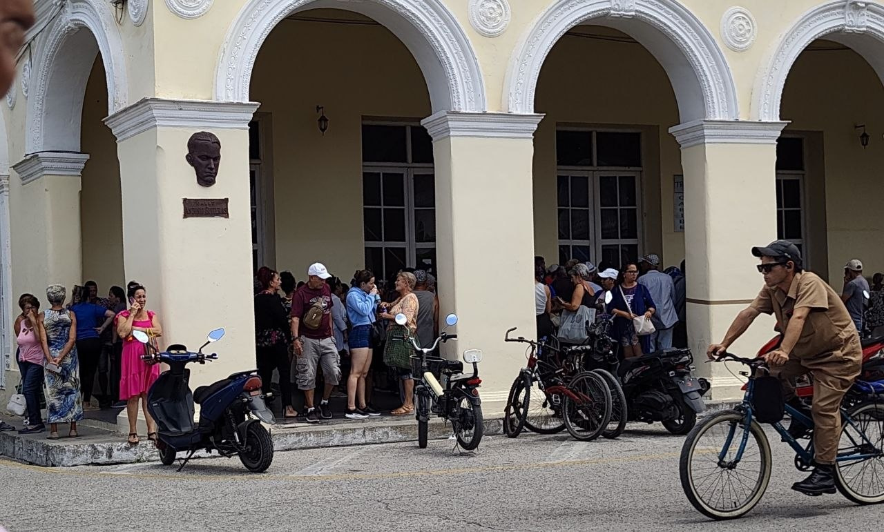 Los controles de precios y las multas hacen desaparecer de las tiendas el poco aceite que había en Cuba