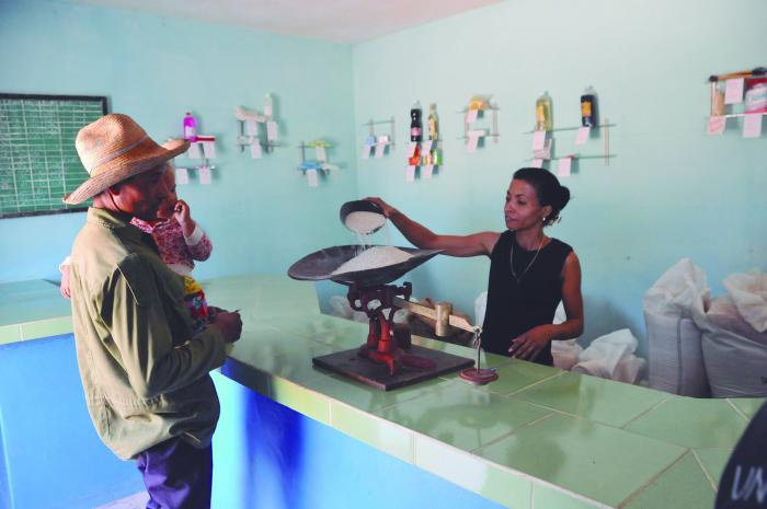 Denuncian a Gaesa ante la ONU por limitar el acceso a los alimentos en Cuba