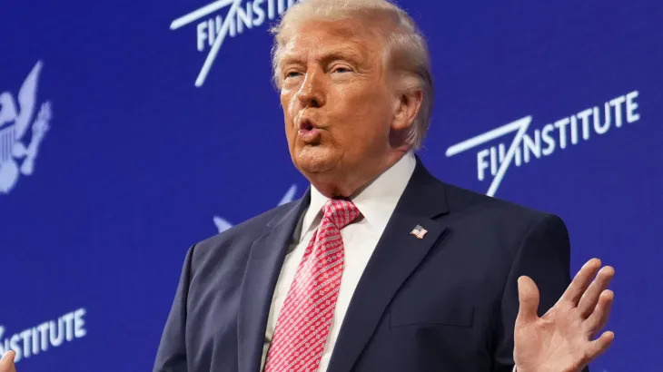 “Cuba es la siguiente”, afirma Trump desde Miami, “pero hagan como que no lo dije”