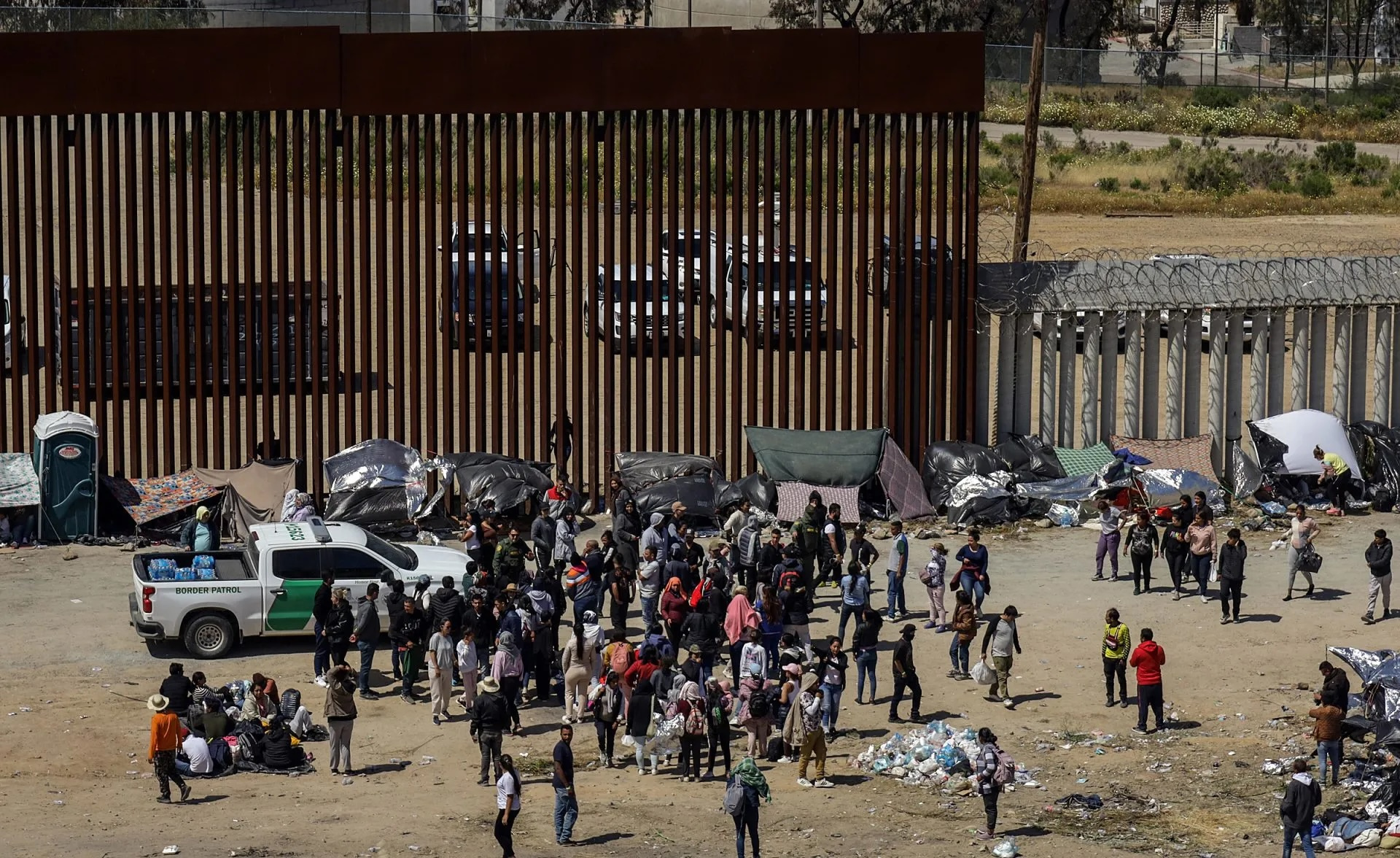 El Supremo de EEUU permite a Trump vetar a solicitantes de asilo en la frontera con México