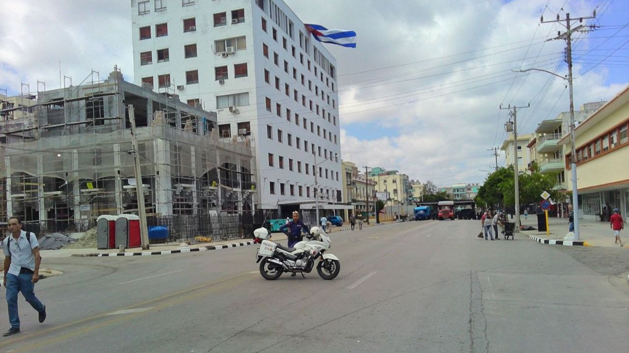 El régimen vuelve a 23 y 12 con menos gente y los mismos discursos