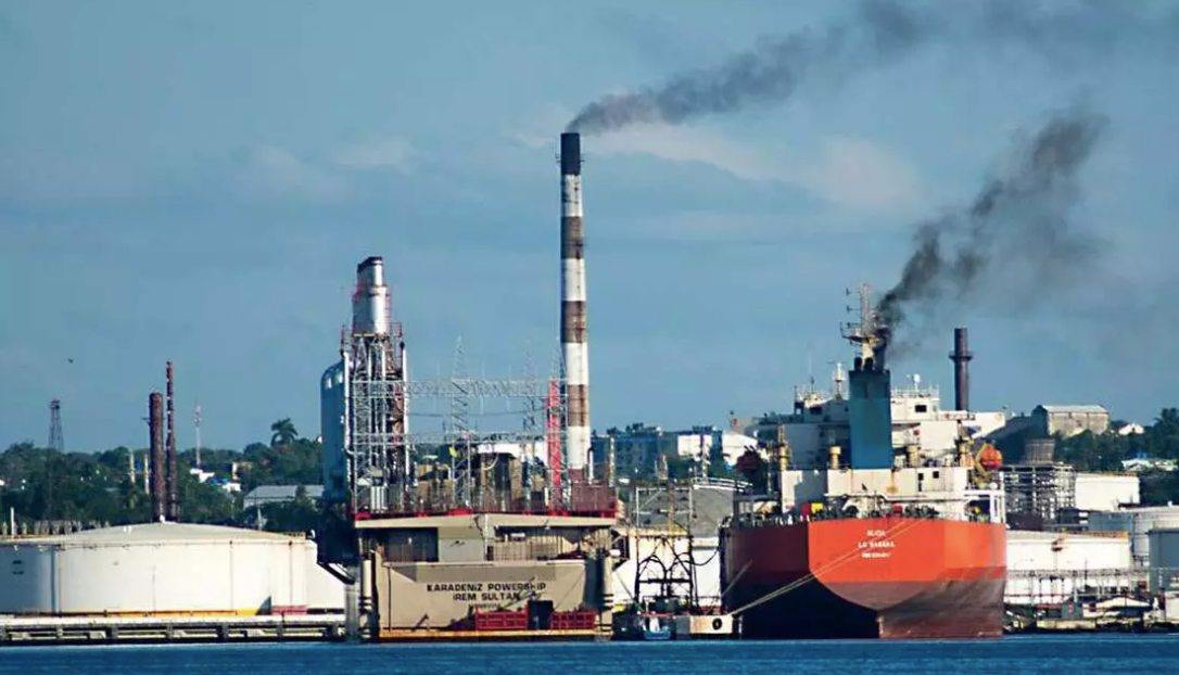 La Habana intenta atraer inversiones privadas en el sector petrolero con una nueva ley