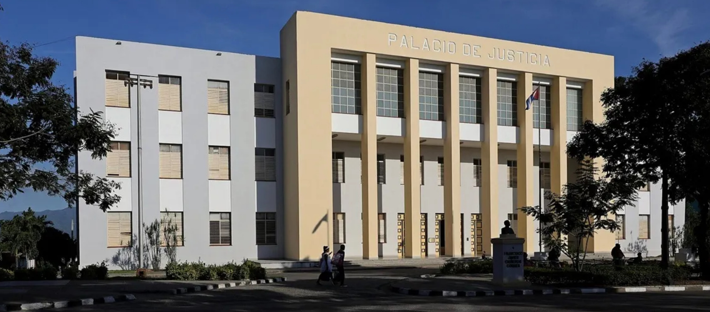 Penas de 10 a 15 años de prisión por malversación para tres empleados de la estatal Conservas de Vegetales