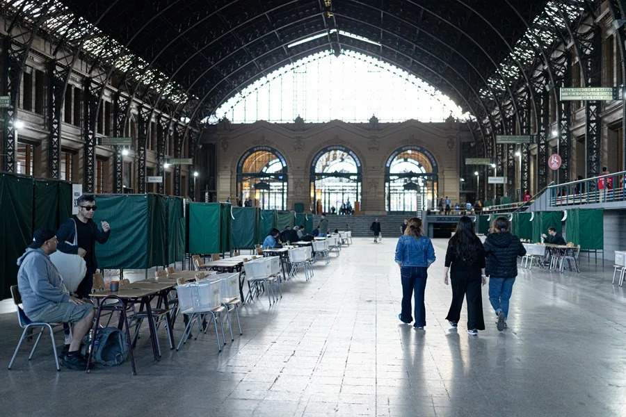 Chile elige este domingo al sucesor de Boric y las encuestas apuntan a una segunda vuelta