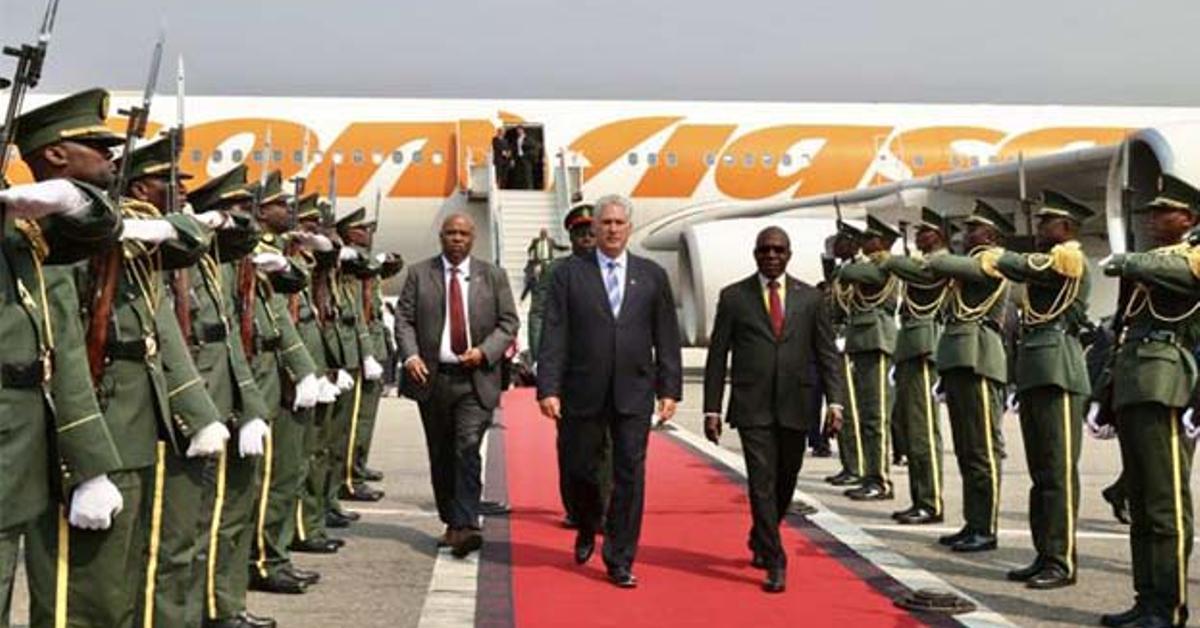 Díaz-Canel llegó a Angola y asistirá a la cumbre de los Brics en Sudáfrica