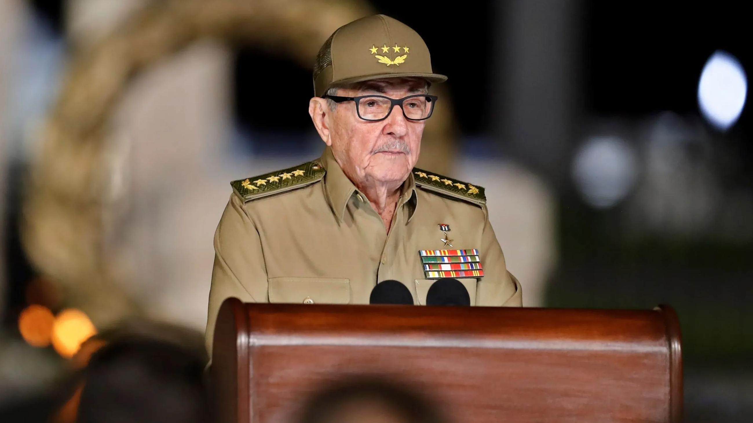Raúl Castro, de general a reo