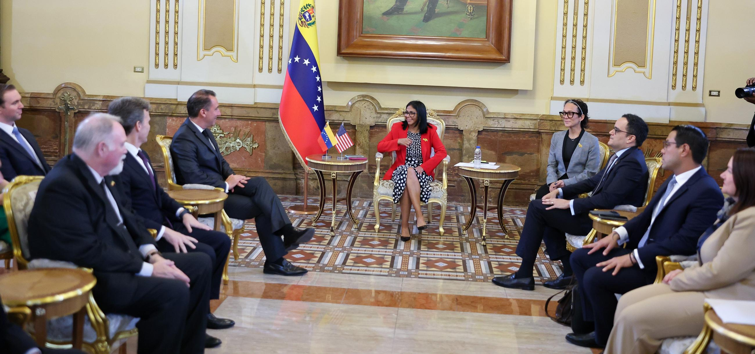 Estados Unidos dice que se fortalece su relación con Venezuela tras la firma de dos nuevos acuerdos