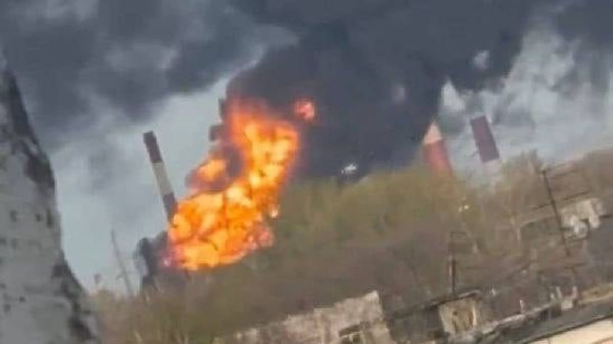Ucrania asegura que atacó una refinería rusa en Syzran, mientras Moscú denuncia un bombardeo masivo con 258 drones