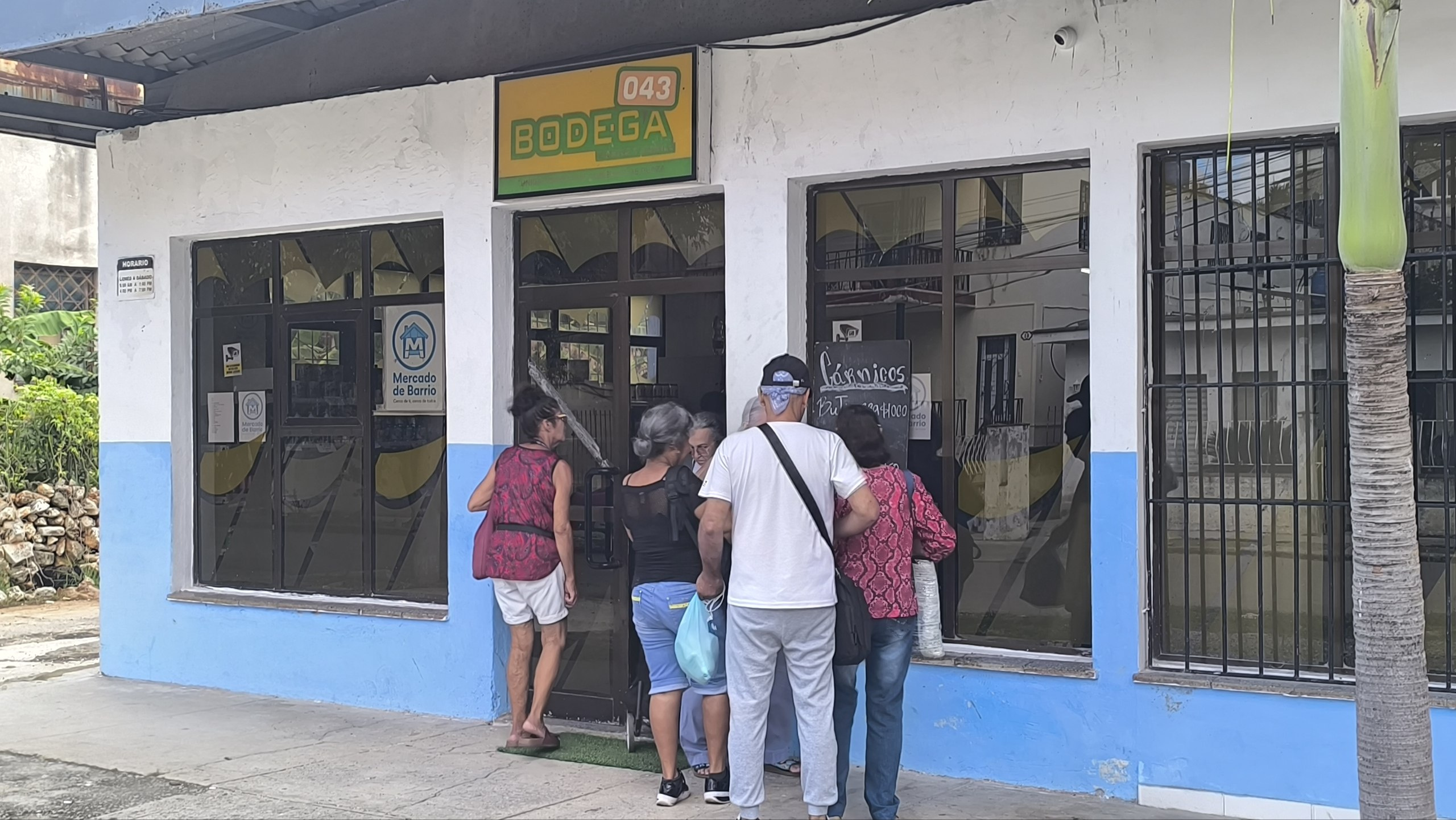 Un periodista oficialista critica los precios excesivos de los nuevos Mercados de Barrio